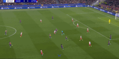 开云官网-半场：巴萨0-1马竞，阿尔瓦雷斯任意球破门，库巴西直红